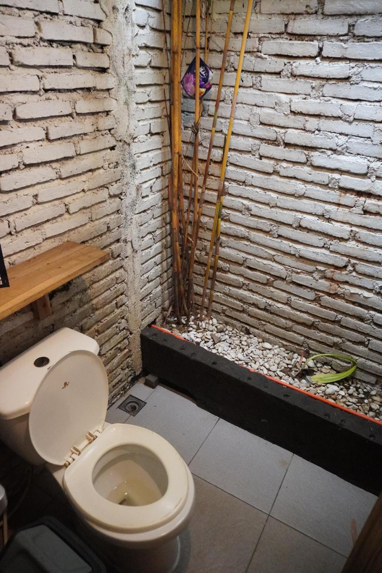 Indonesia Backpacker Hostels Kuta  Εξωτερικό φωτογραφία