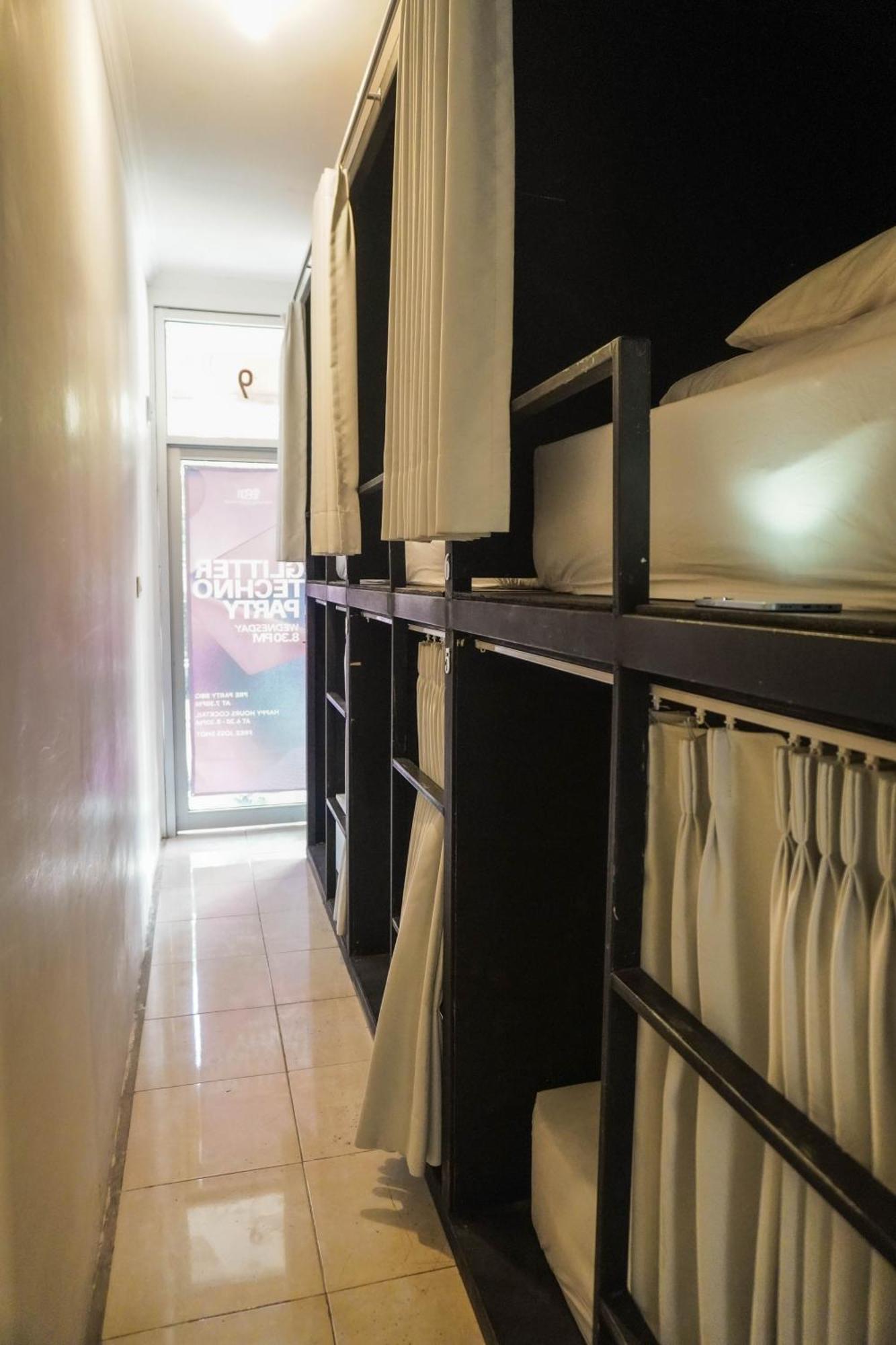 Indonesia Backpacker Hostels Kuta  Εξωτερικό φωτογραφία