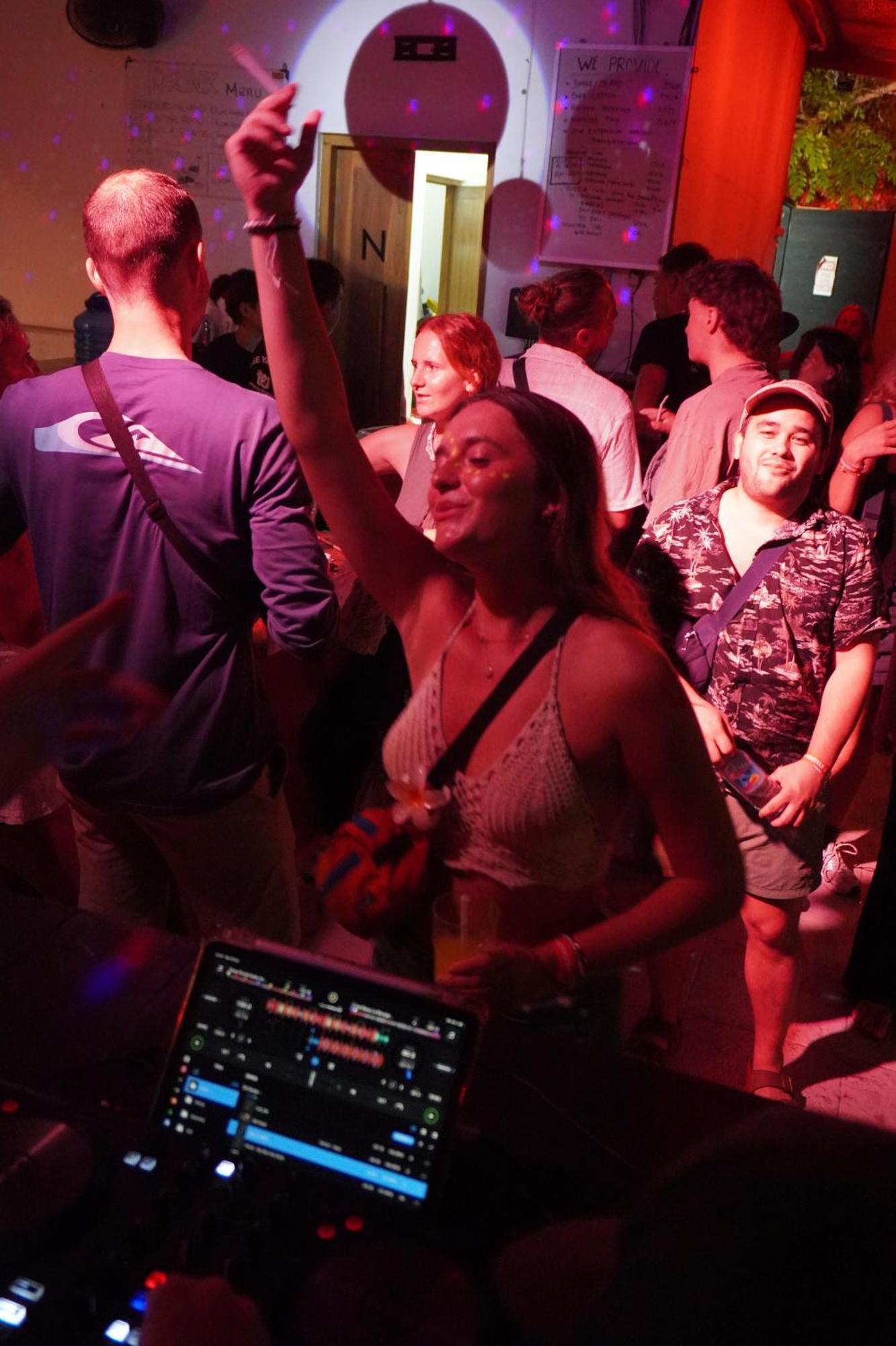 Indonesia Backpacker Hostels Kuta  Εξωτερικό φωτογραφία