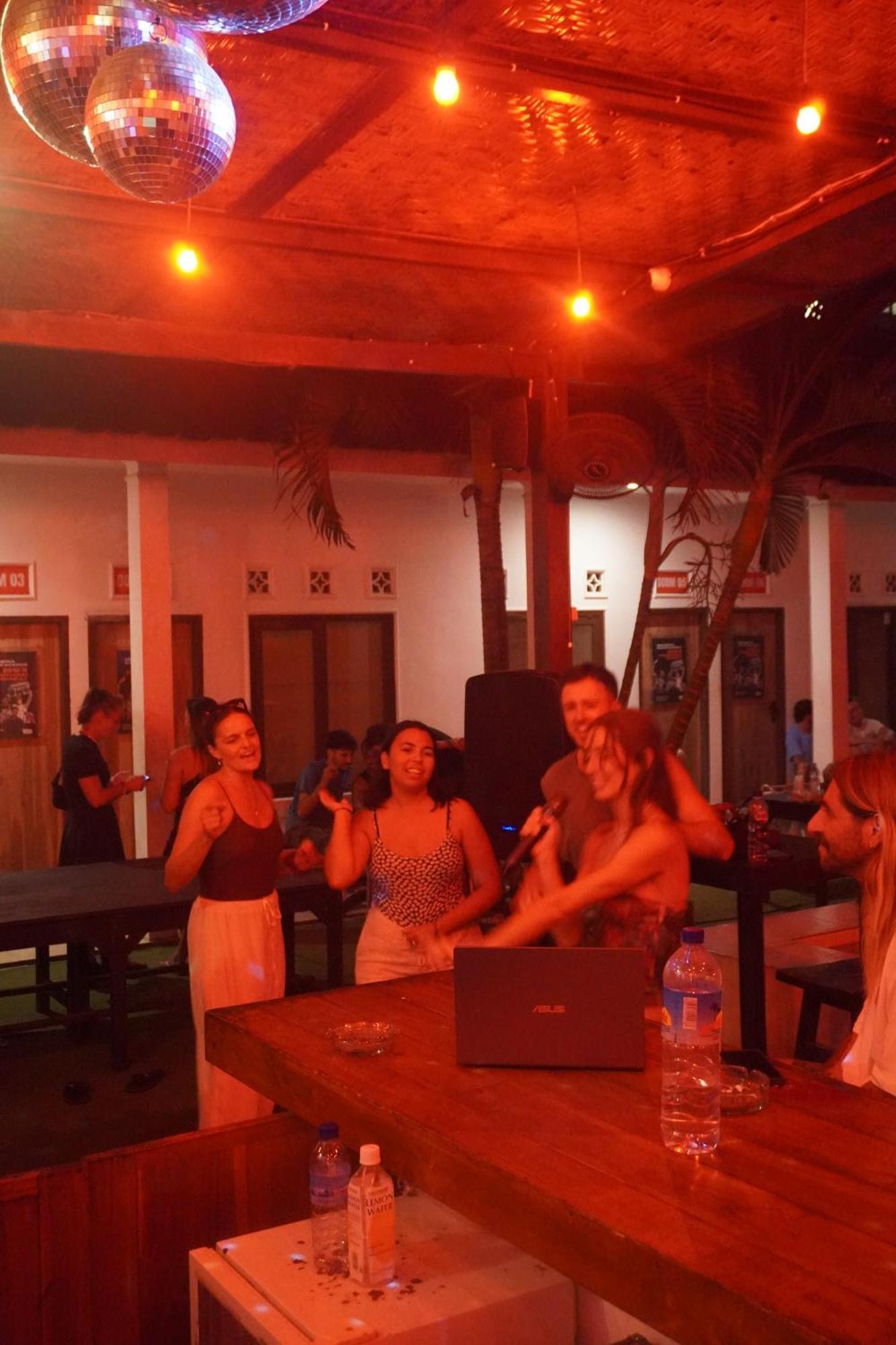 Indonesia Backpacker Hostels Kuta  Εξωτερικό φωτογραφία